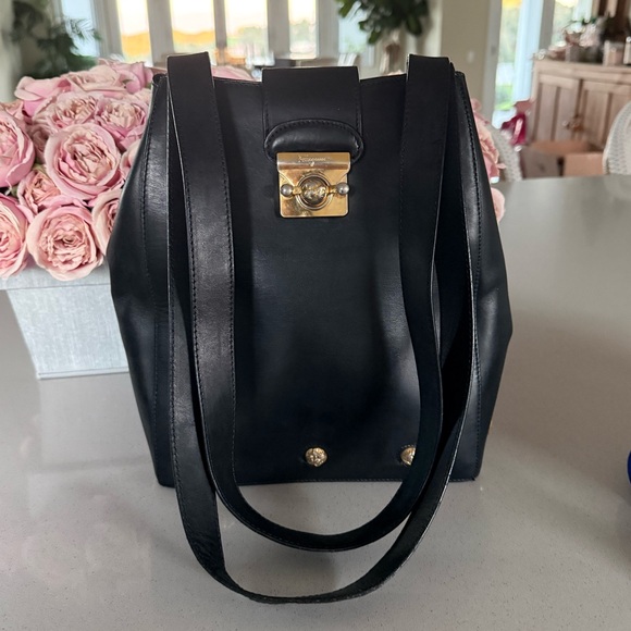 Salvatore Ferragamo vintage leather high heel stud hardware shoulder bag - Picture 7 of 14